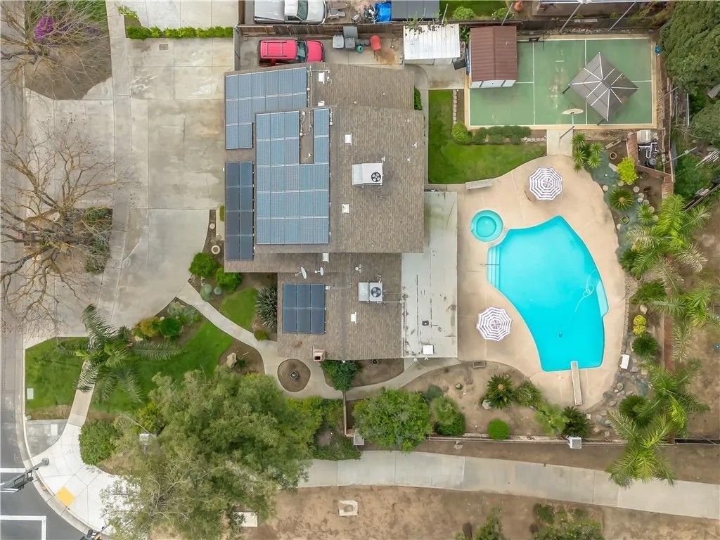 Photo of 5197 E Hamilton Ave, Fresno, CA 93727 (MLS # FR26056948)