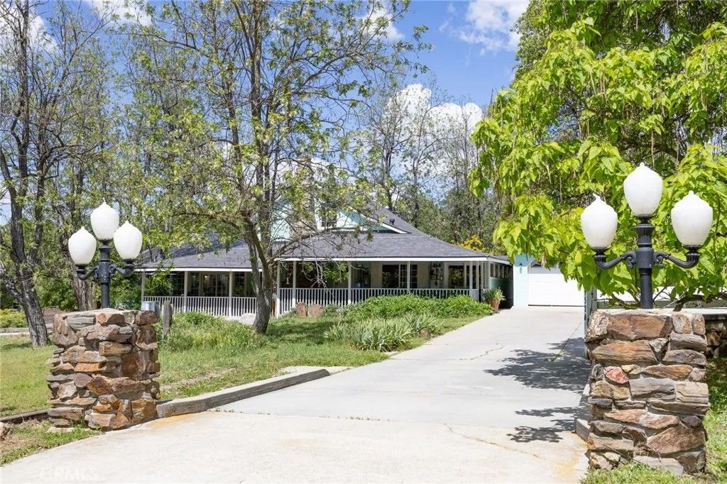 Photo of 39520 Pierce Lake, Oakhurst, CA 93644 (MLS # FR26088786)