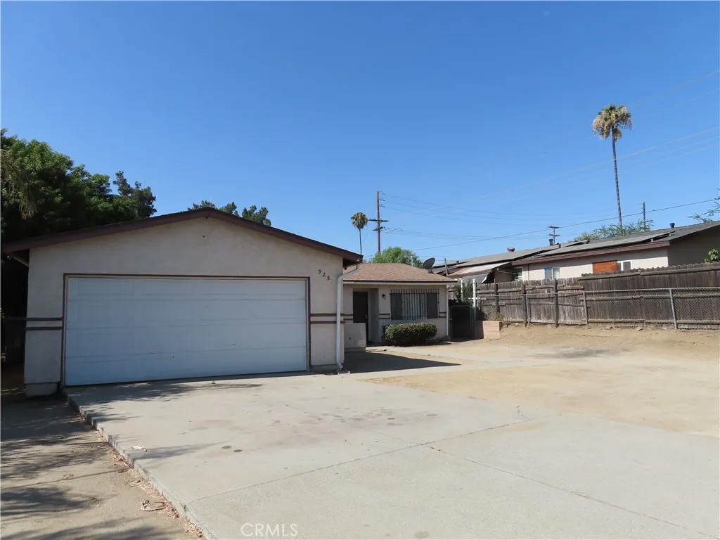 925 Navajo Road