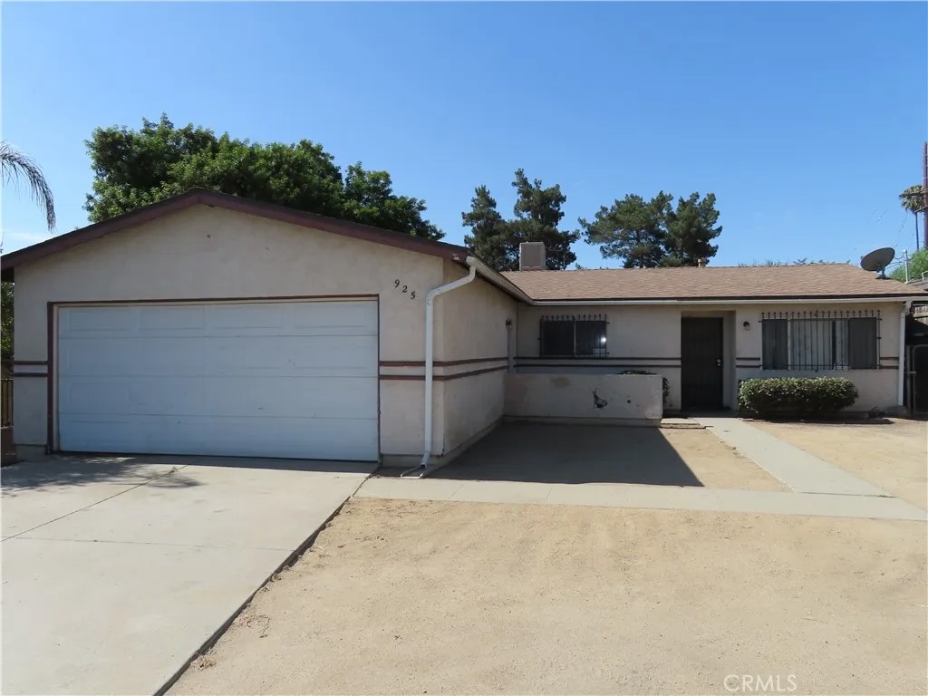 925 Navajo Road