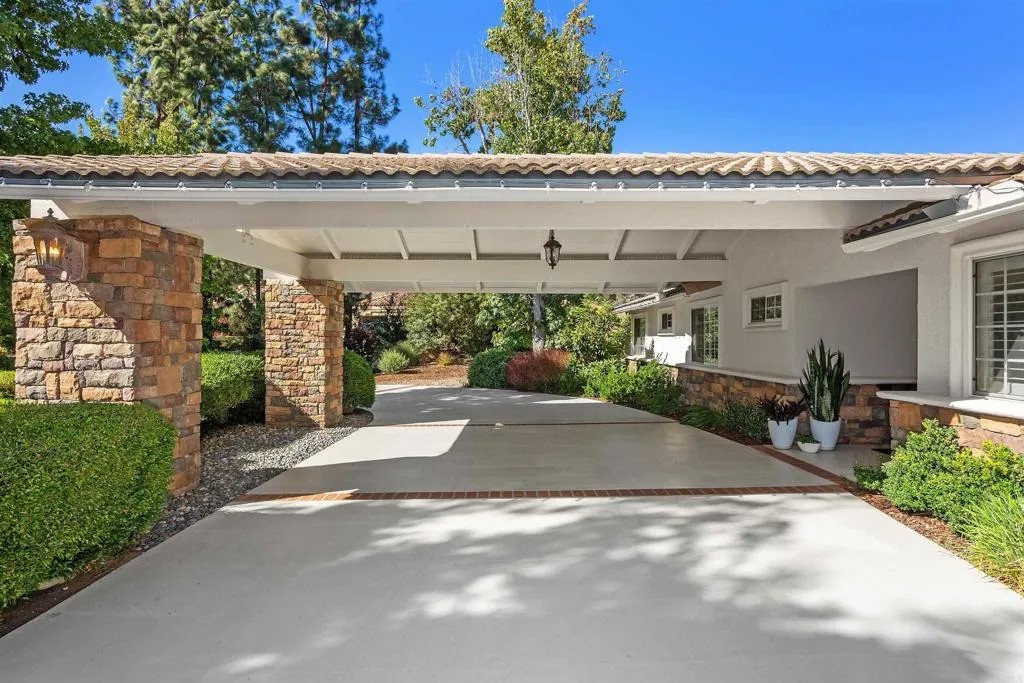 2614 Secret Lake Lane