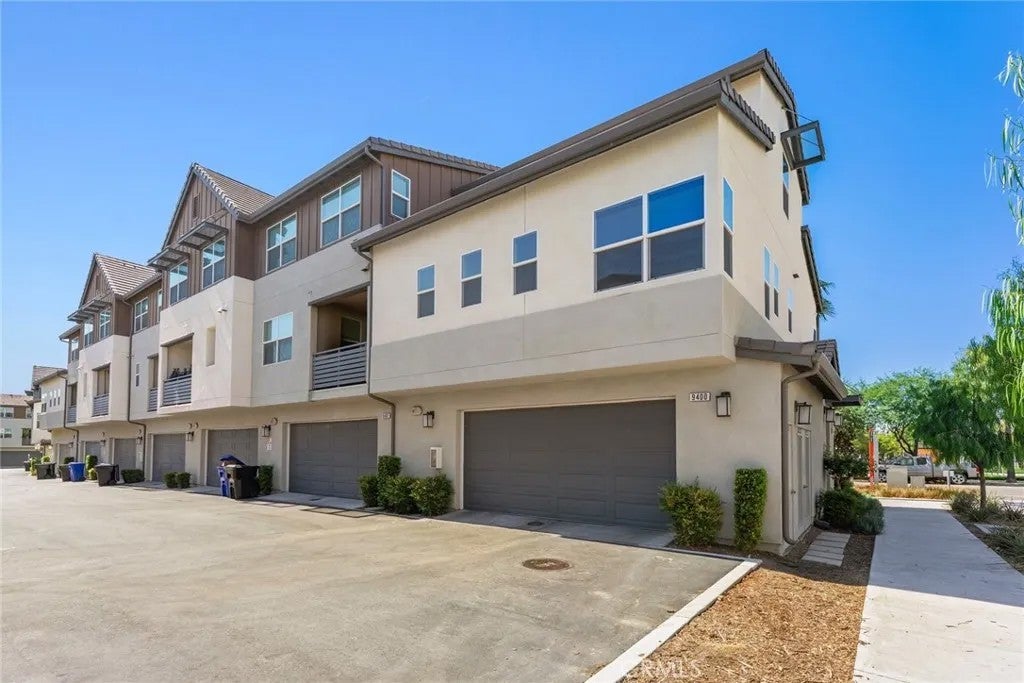 9400 Shade Pl