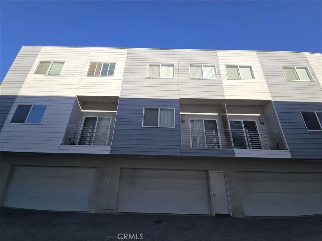 Photo of 1620 237th St #2, Harbor City, CA 90710 (MLS # SR25235003)