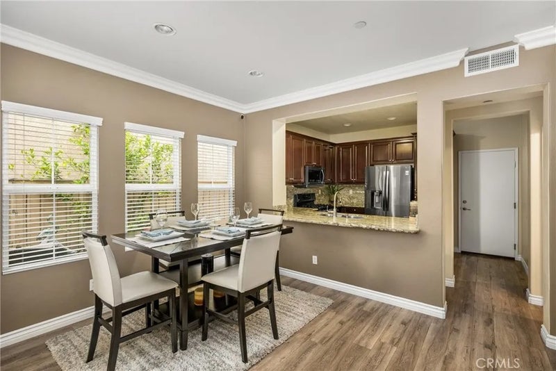 253 E Santa Fe Court
