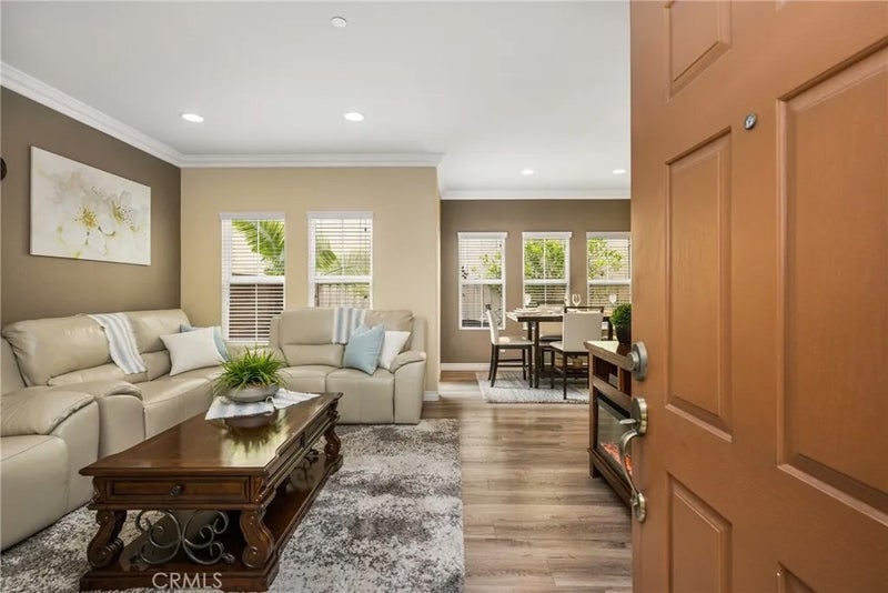 253 E Santa Fe Court