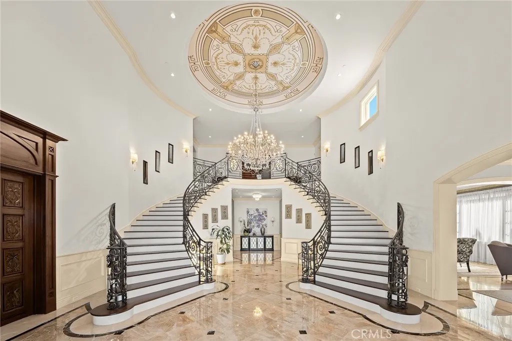 312 W Palm Drive