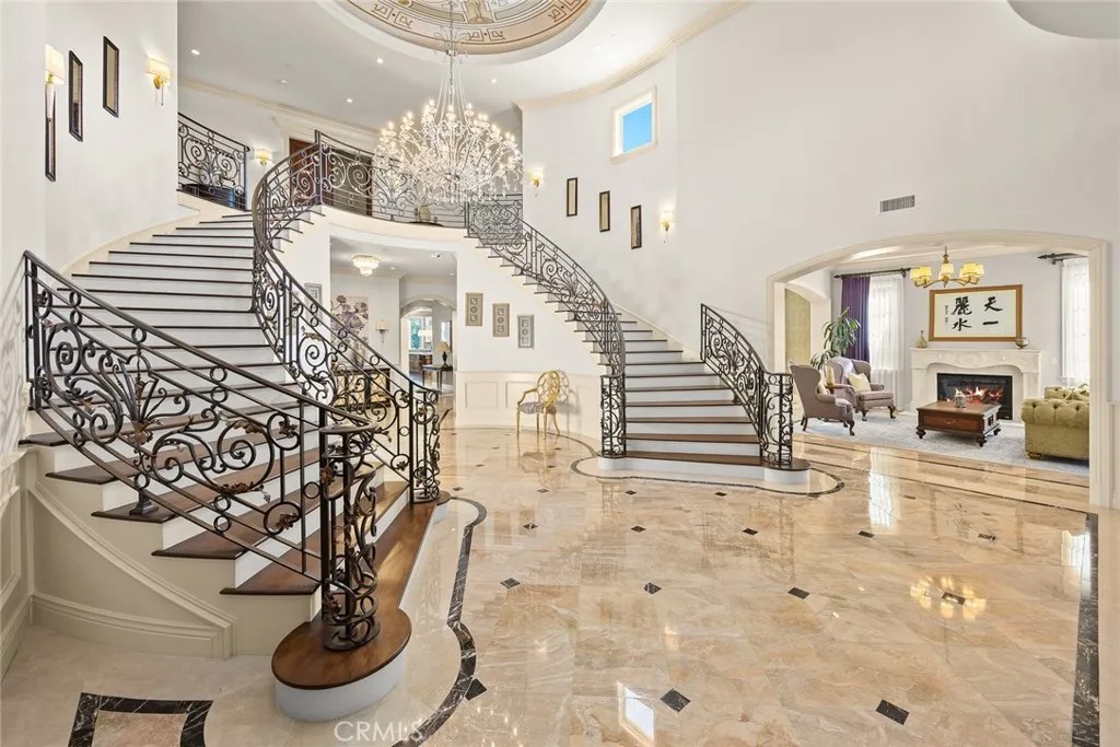 312 W Palm Drive
