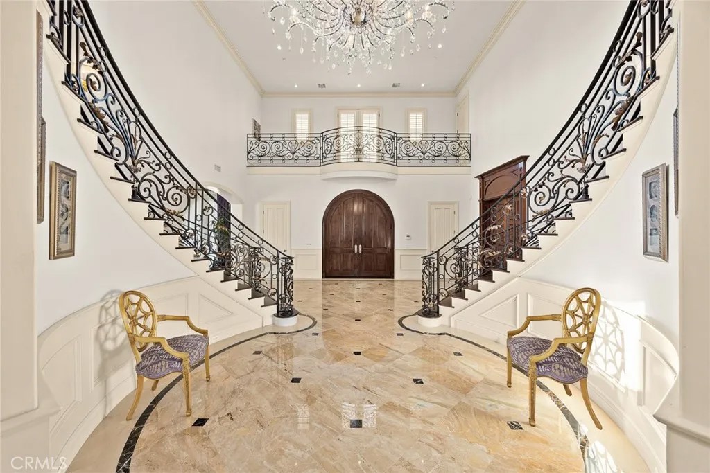 312 W Palm Drive