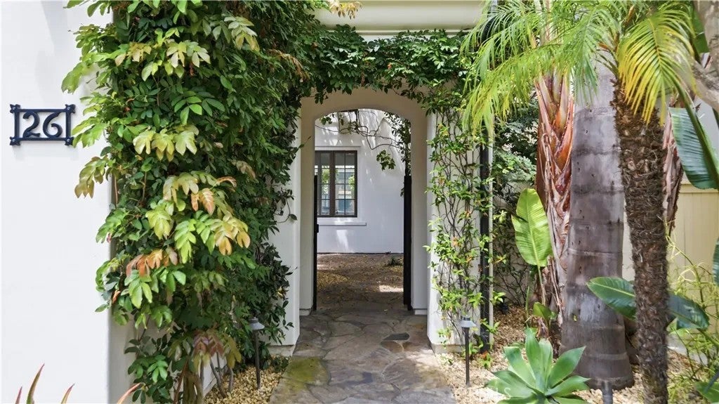 26 Sidney Bay Drive
