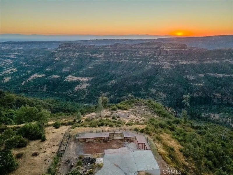 6327 W Wagstaff