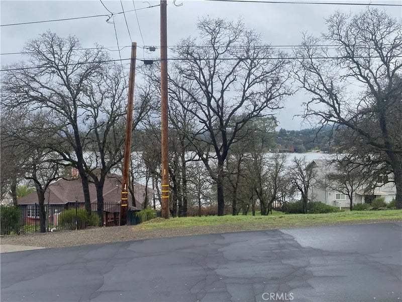 19210 N Shore