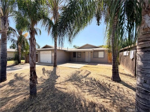 Photo of 268 E 10th ST, Merced, CA 95341 (MLS # MC26196564)