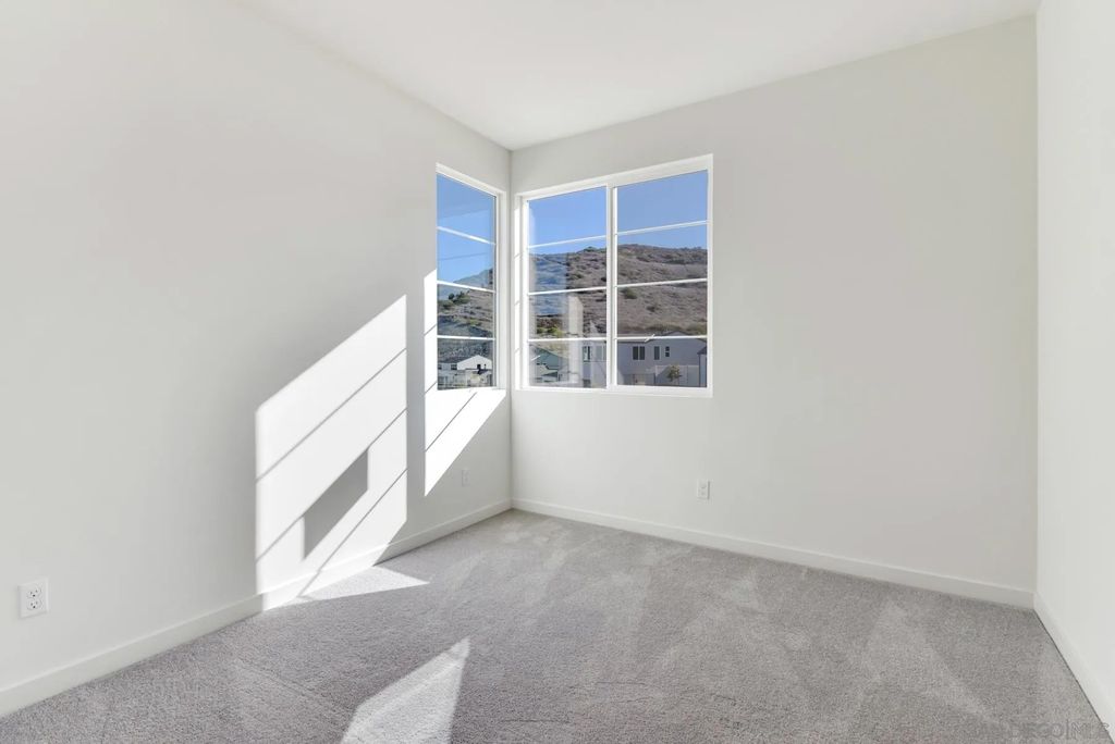 Photo of 650 Meadowood St lot 395 St, Fallbrook, CA 92028 (MLS # 250045522)