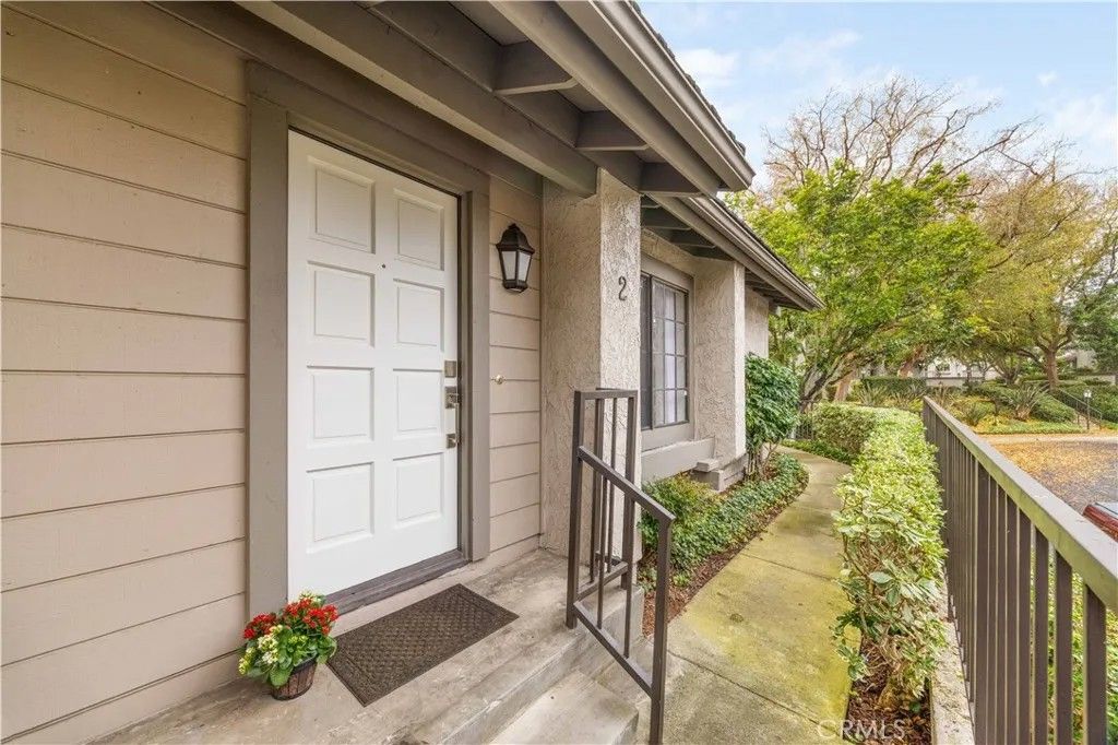 Photo of 2 Summerset, Irvine, CA 92603 (MLS # OC25274492)