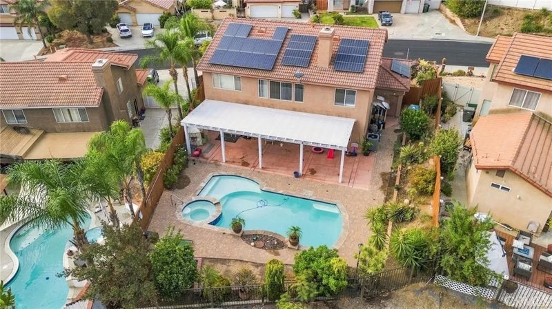 22428 Country Crest