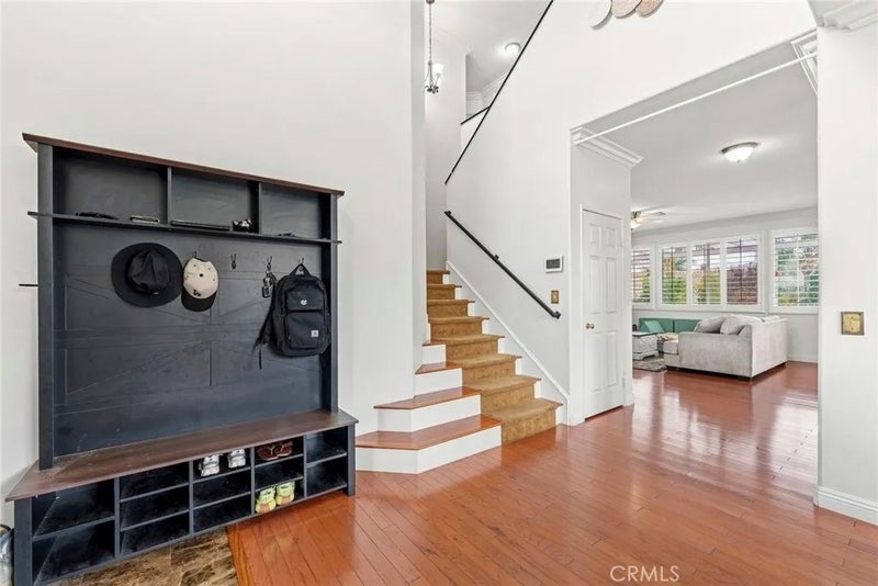 22428 Country Crest