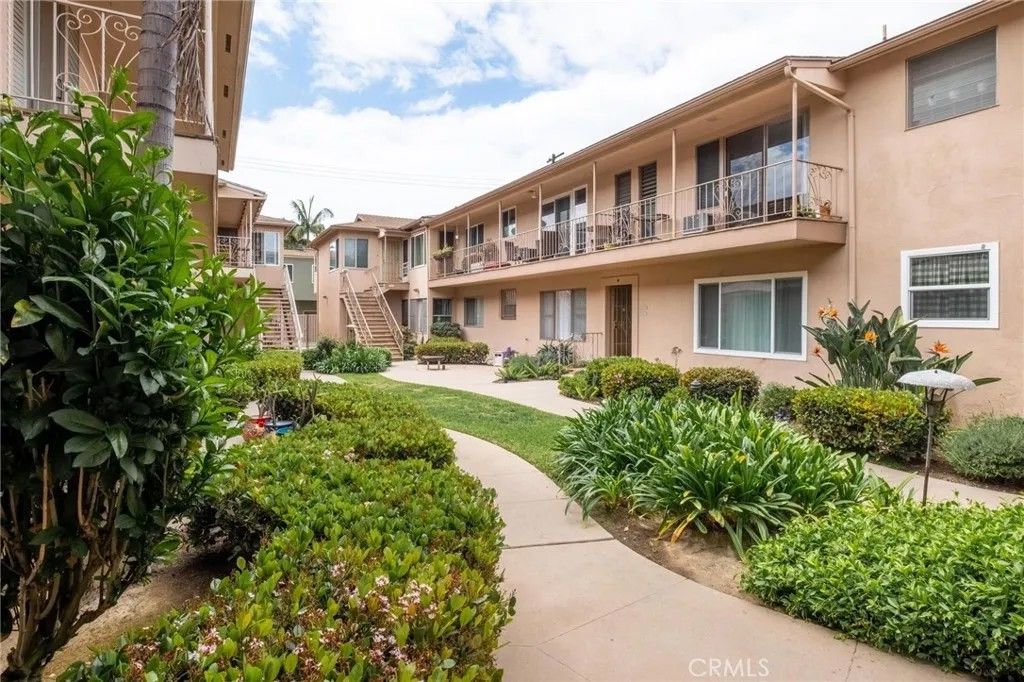 Photo of 2036 E 3rd St #1, Long Beach, CA 90814 (MLS # SB26017212)