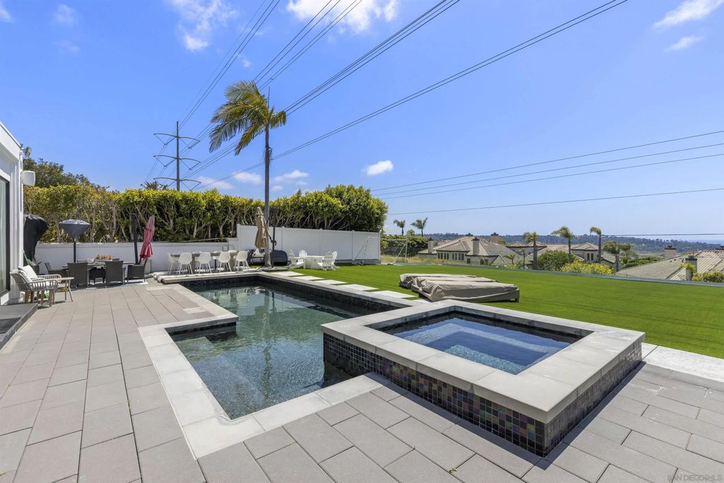 Photo of 3325 Caminito Daniella, Del Mar, CA 92014 (MLS # 250044668)