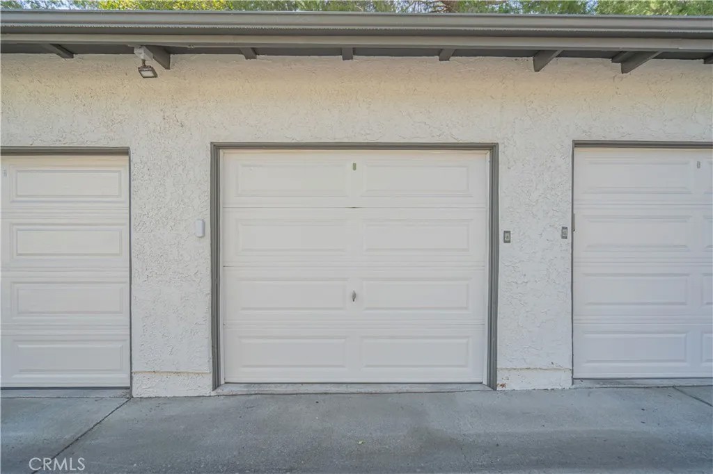 1342 E Hillcrest 17