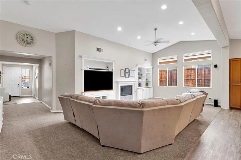9048 Guadalupe Ave