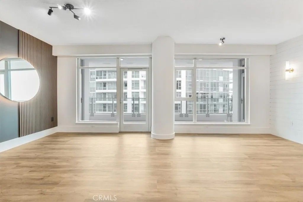 Photo of 3131 Michelson Dr #1402, Irvine, CA 92612 (MLS # OC26001503)