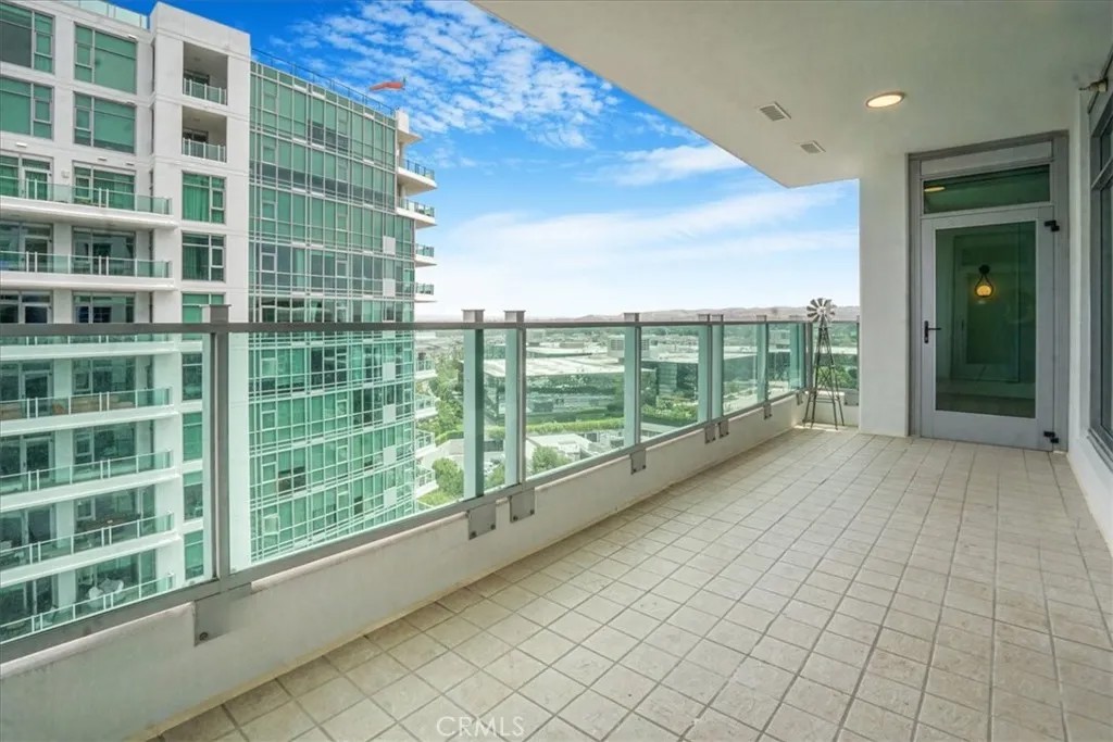 3131 Michelson #1402