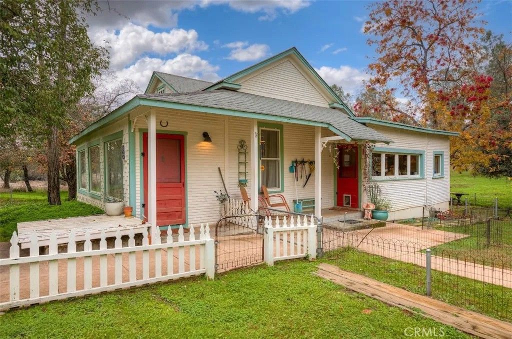 Photo of 915 Long Bar Rd, Oroville, CA 95966 (MLS # SN26006790)