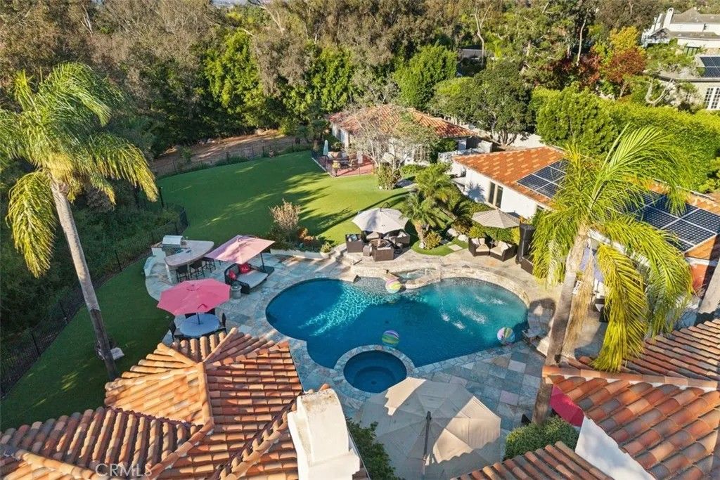 Photo of 16772 Camino Sierra Del Sur, Rancho Santa Fe, CA 92067 (MLS # SW25237541)