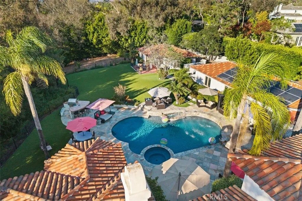 Photo of 16772 Camino Sierra Del Sur, Rancho Santa Fe, CA 92067 (MLS # SW25237541)
