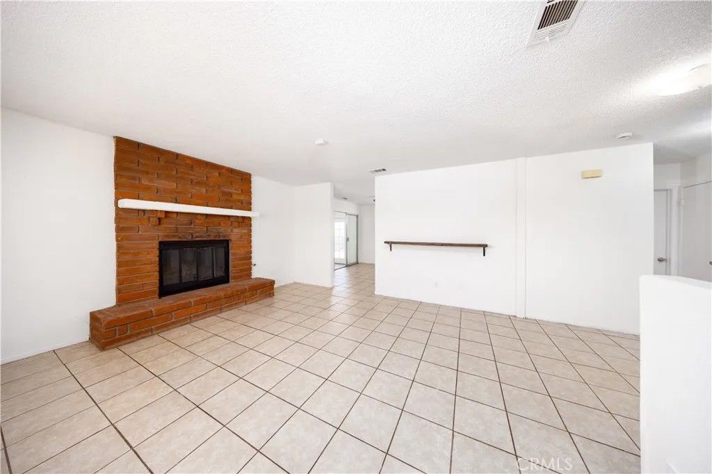 Photo of 10686 Jamul Rd, Apple Valley, CA 92308 (MLS # TR26092284)