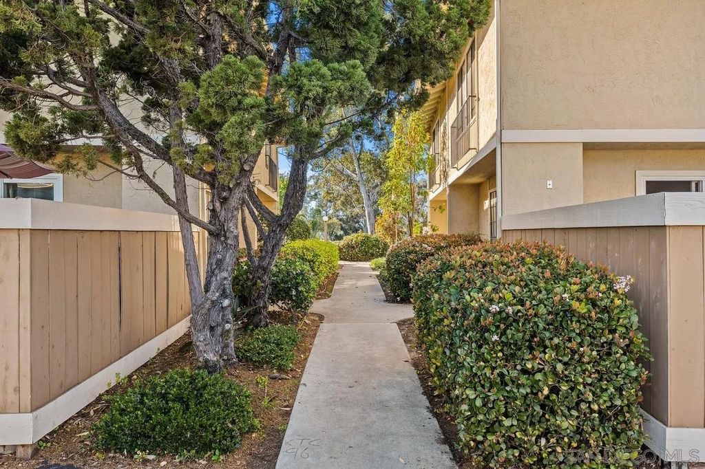 Photo of 9640 Caminito Del Feliz, San Diego, CA 92121 (MLS # 260004658)