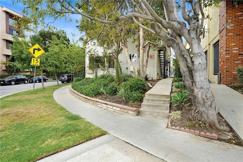 1975 S Beverly Glen