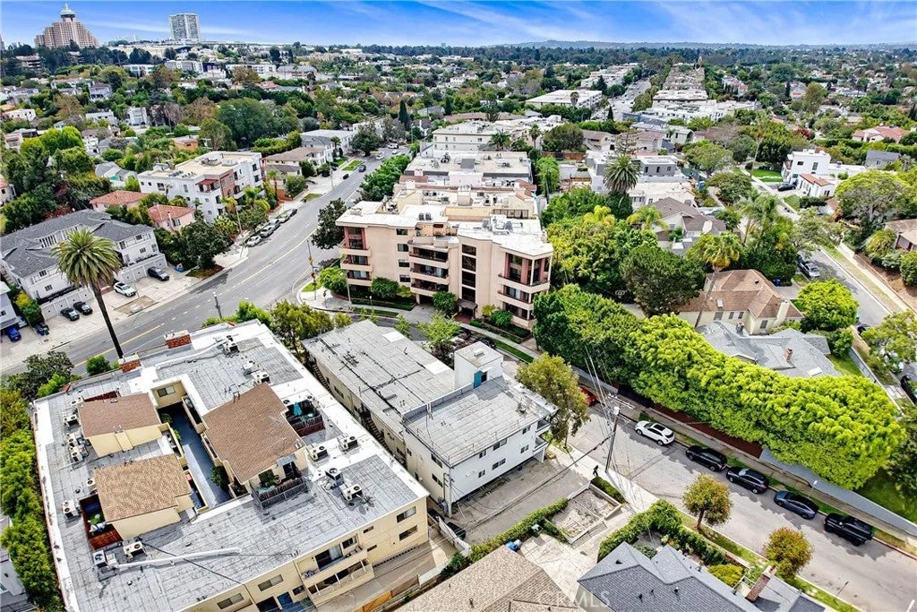 1975 S Beverly Glen