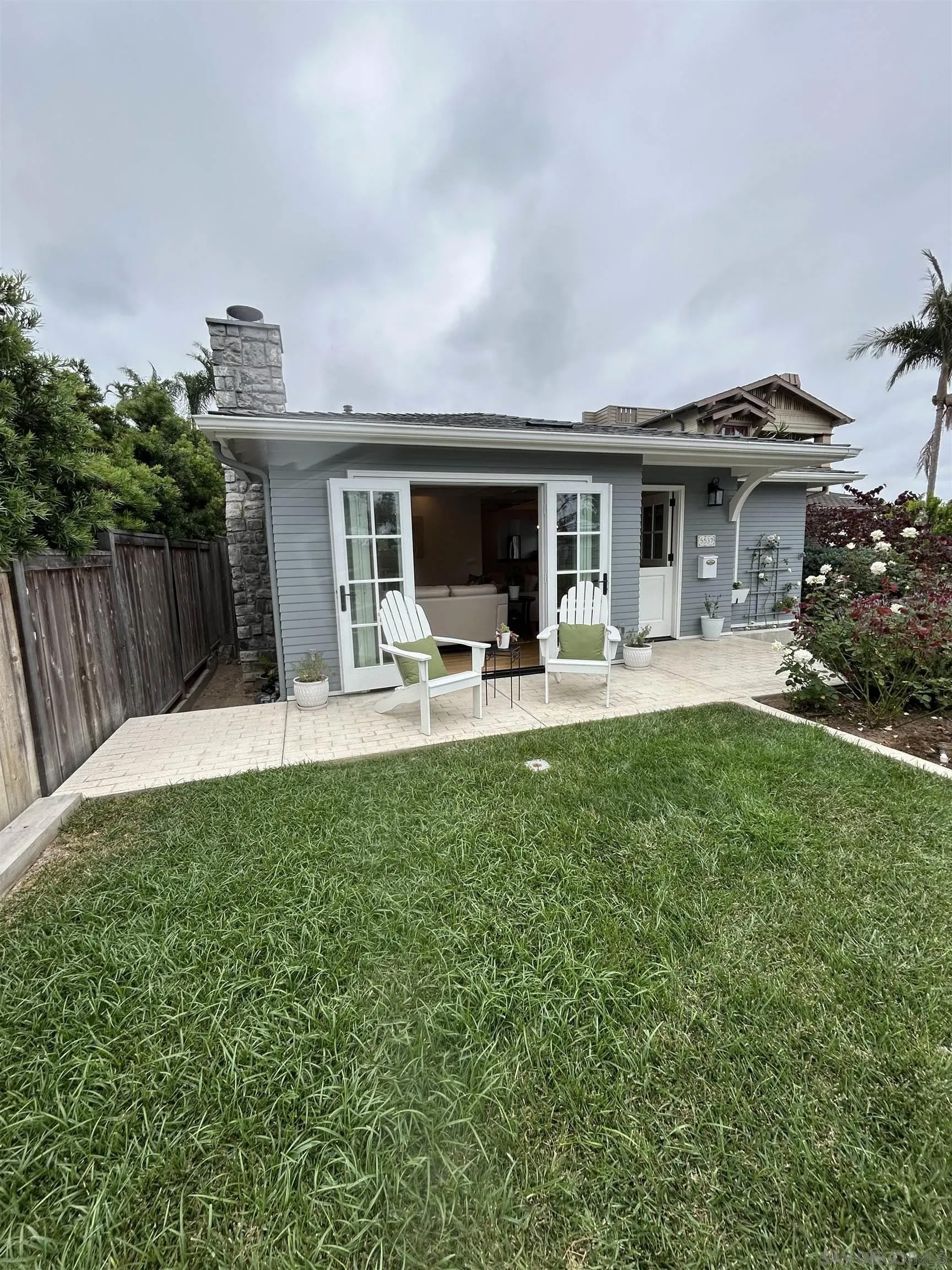 5537 Bellevue Avenue