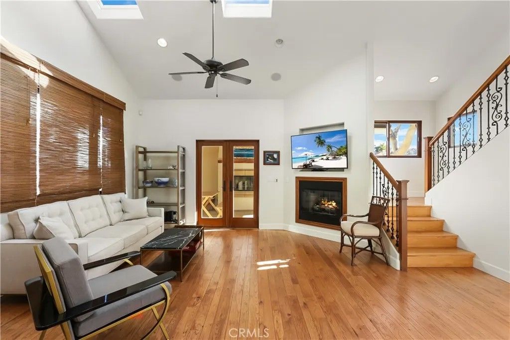 Photo of 601 Poinsettia Ave, Corona Del Mar, CA 92625 (MLS # NP26000898)