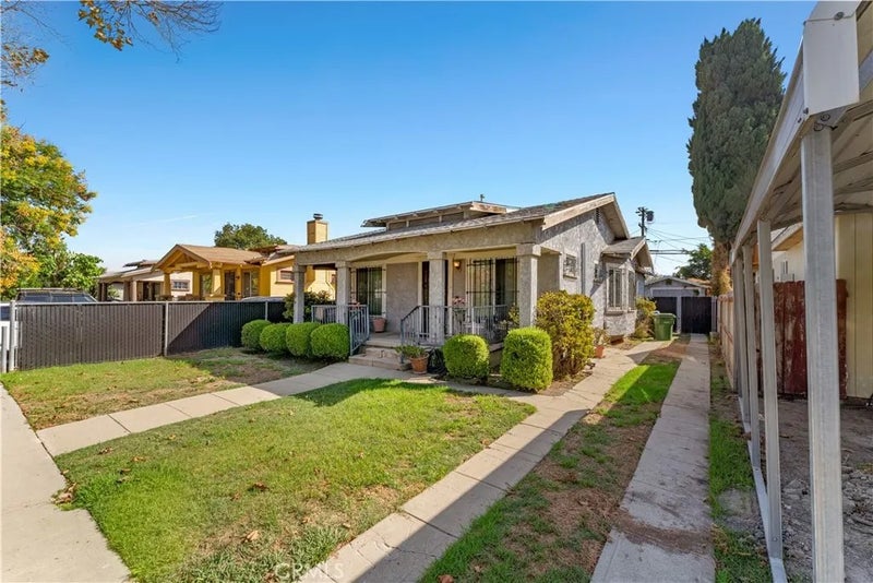 2928 Virginia