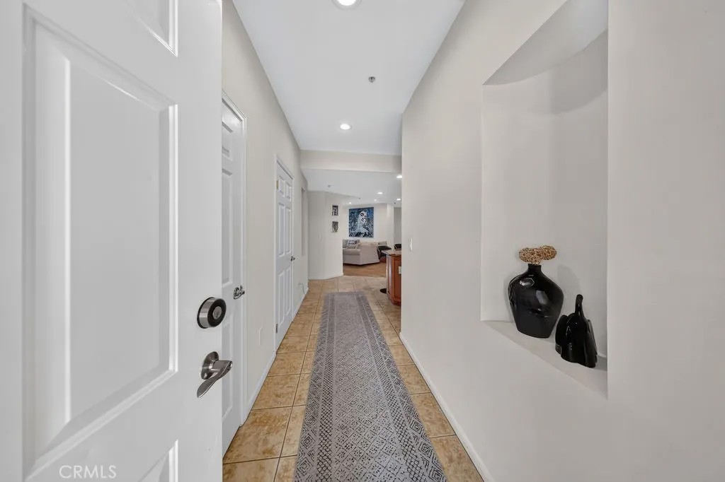12407 Moorpark Street 104
