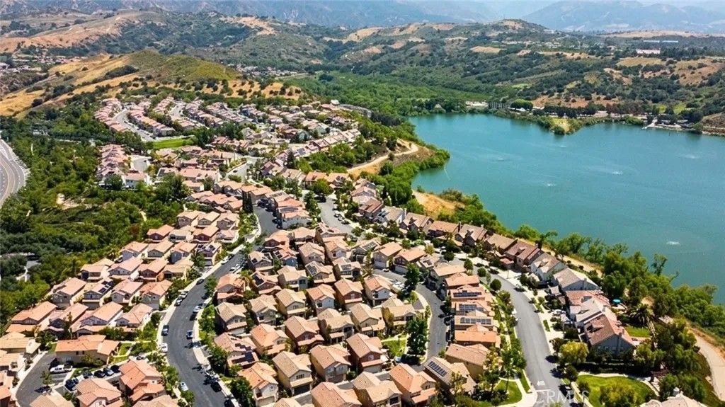 Photo of 321 Trailblazer, Mission Viejo, CA 92692 (MLS # SW26095856)
