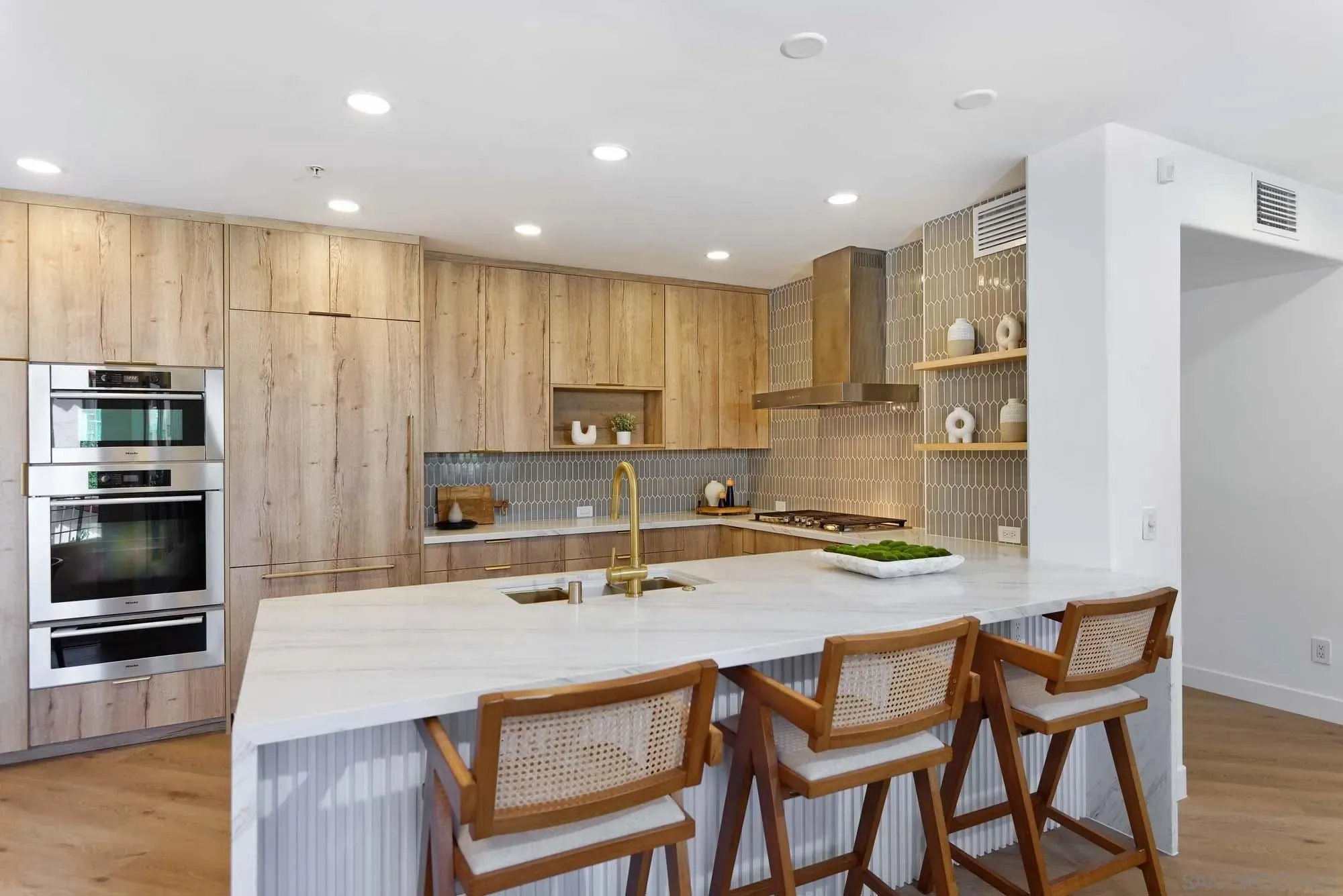 La Jolla, California 92037, United States, 3 Bedrooms Bedrooms, ,3 BathroomsBathrooms,Residential,Active,170458