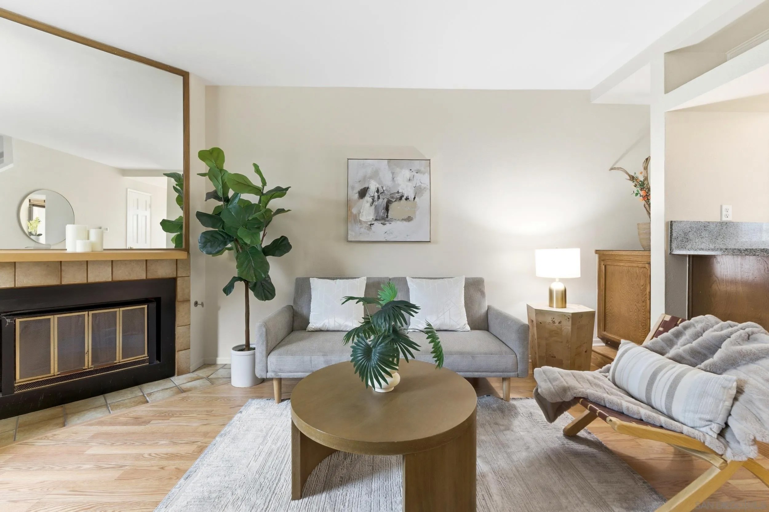 1442 Essex 4