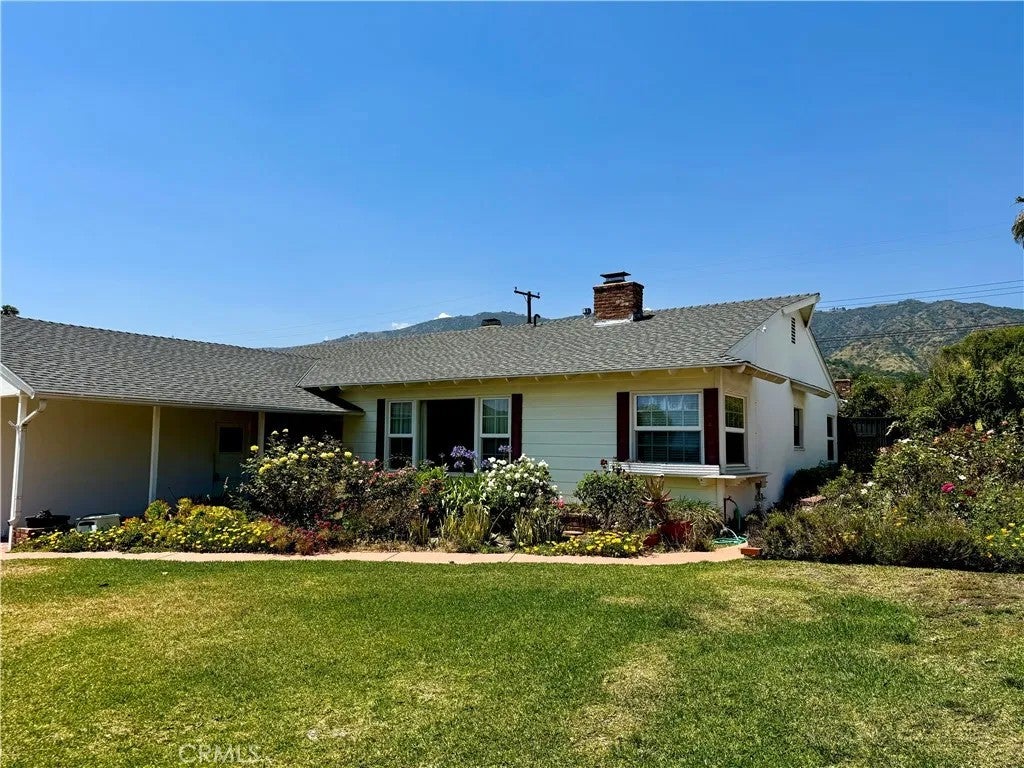 543 E Comstock
