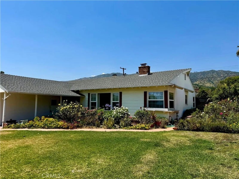 543 E Comstock