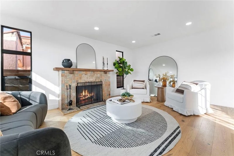 5334 Hillcrest Drive