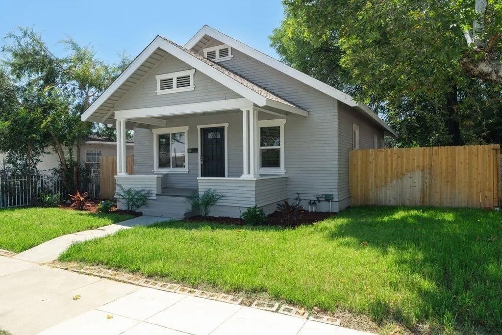 561 Washington
