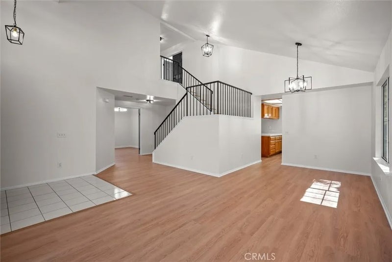 22759 Valley Vista