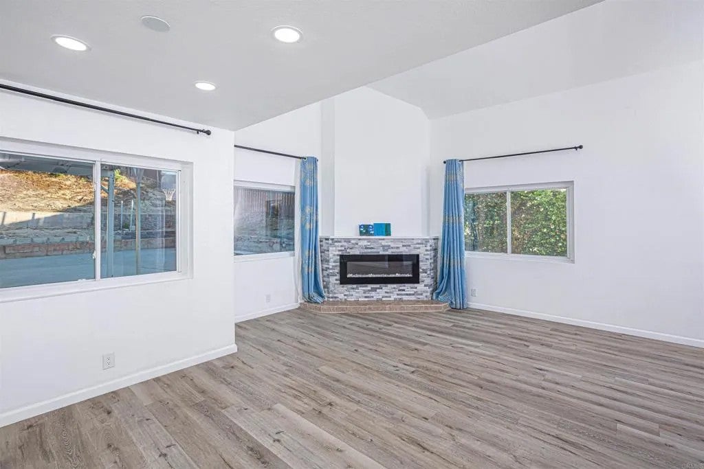 6773 Bullock Drive