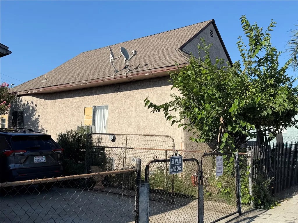 4227 E Cesar E Chavez