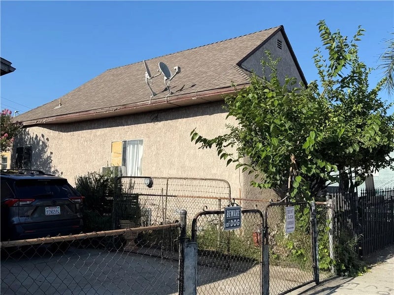 4227 E Cesar E Chavez