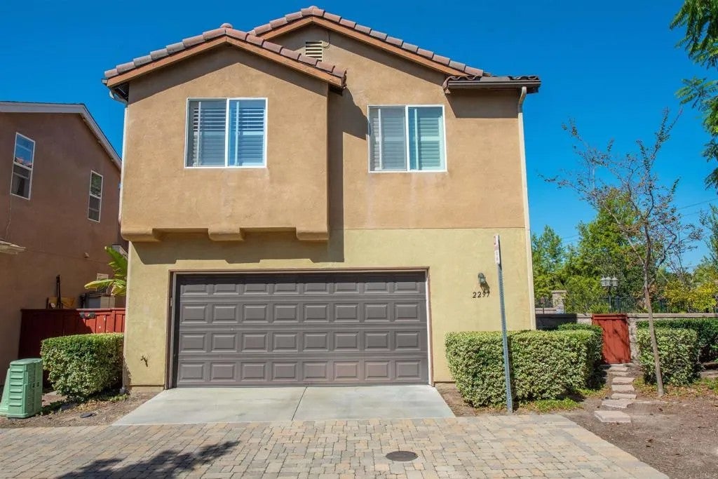 2297 Treetop Lane
