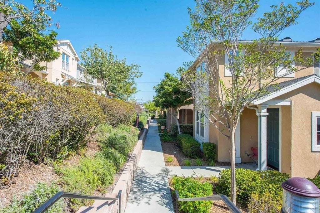 2297 Treetop Lane